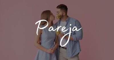 Cartelito con la palabra pareja.